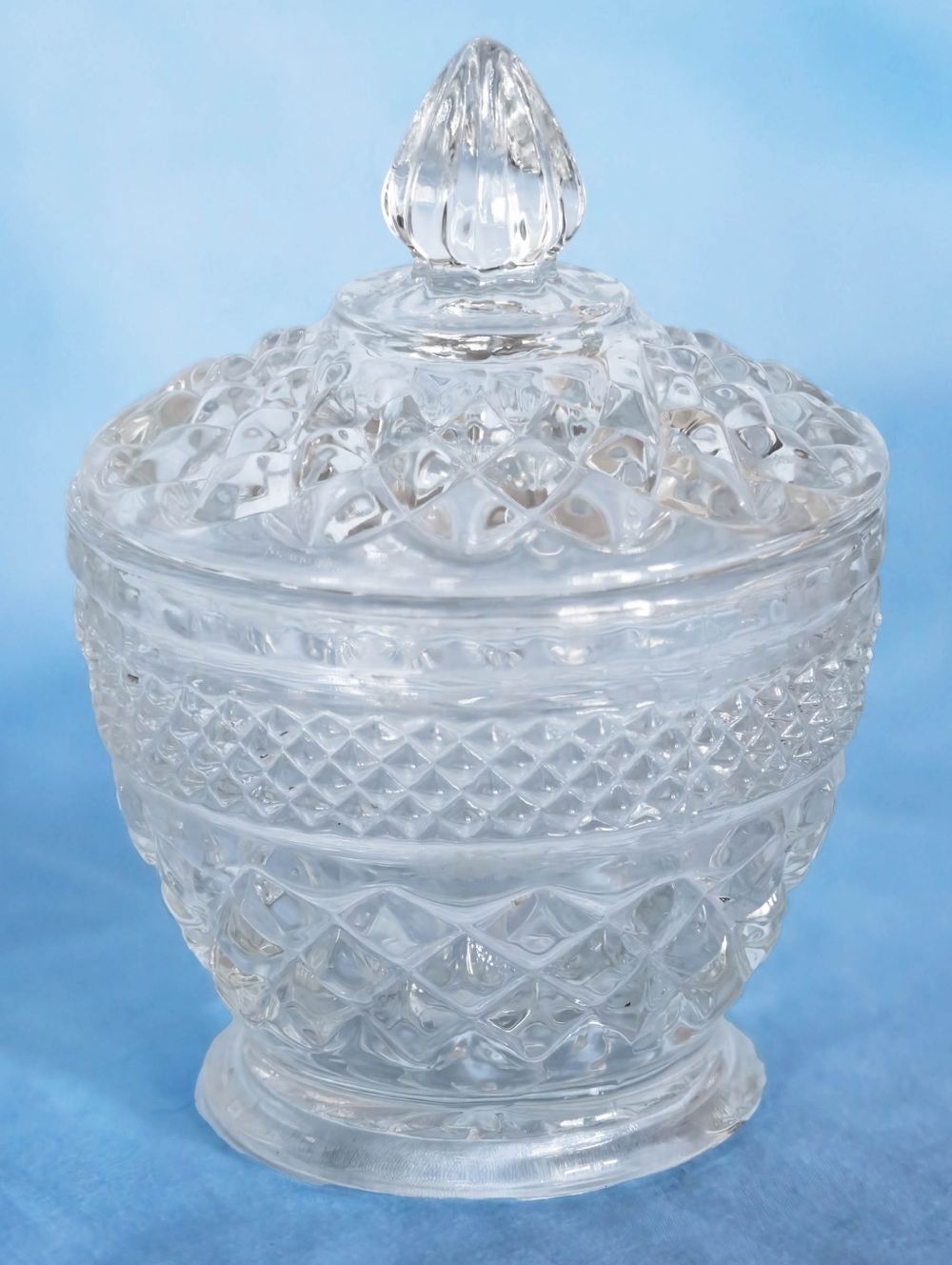 Very Cute Vintage  Anchor Hocking Wexford Pattern Candy Dish With Lid